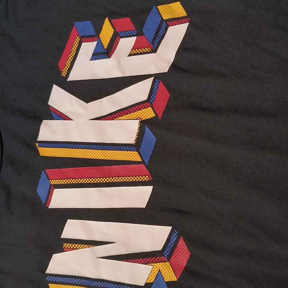 Nike Men's Black Graphic T-Shirt